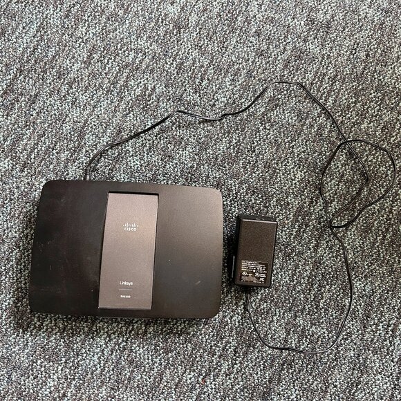 Cisco Lynsys EA6300 Router with cord - Picture 1 of 2